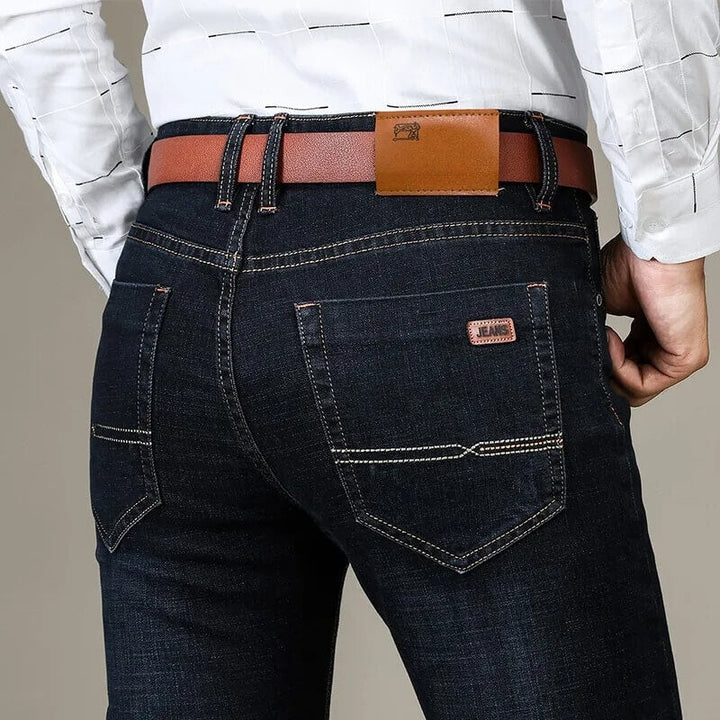 Stylische und moderne Slim-Fit-Jeans für Männer - das perfekte Teil für Ihr perfektes Outfit