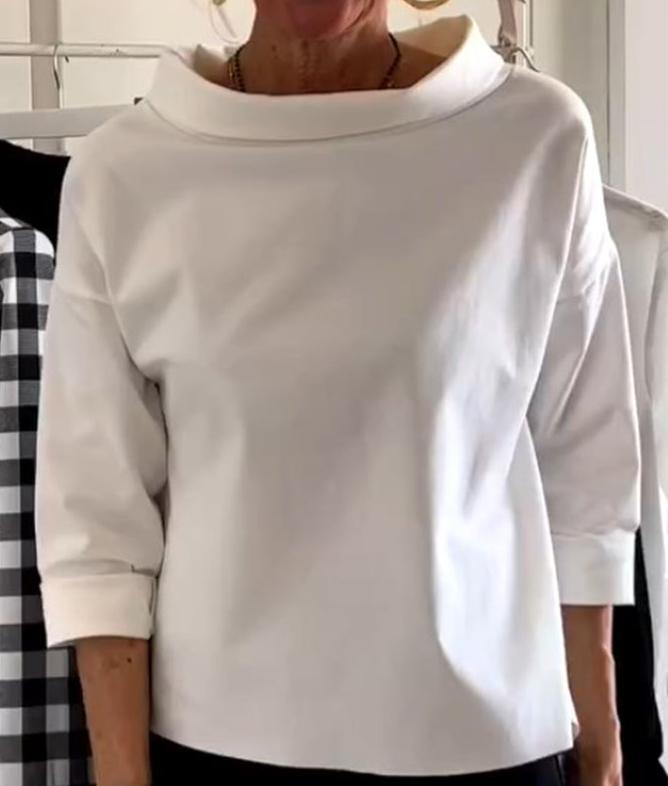 Modisches Damentop mit elegantem Stehkragen - perfekt für jede Gelegenheit