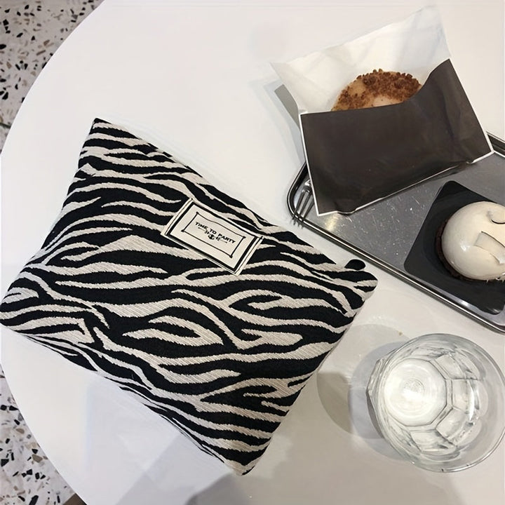 Marisha | Zebra Make-up Tasje met Statement Print - Trendy en Functioneel Opberggemak