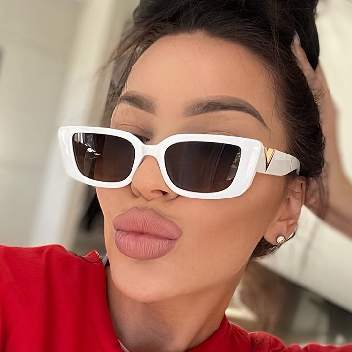 Macella | Stijlvolle Retro Rechthoekige Zonnebril met Tortoise Montuur voor een Chique Zomer Look