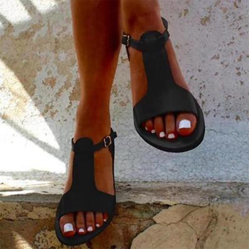 Stilvolle und bequeme klassische flache Damensandalen für einen eleganten Look
