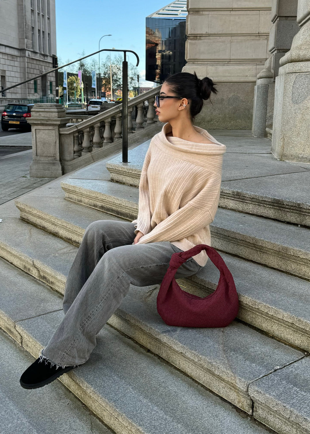 Ulyana | Stylowa i elegancka saszetka na ramię wykonana z wysokiej jakości szytej tkaniny