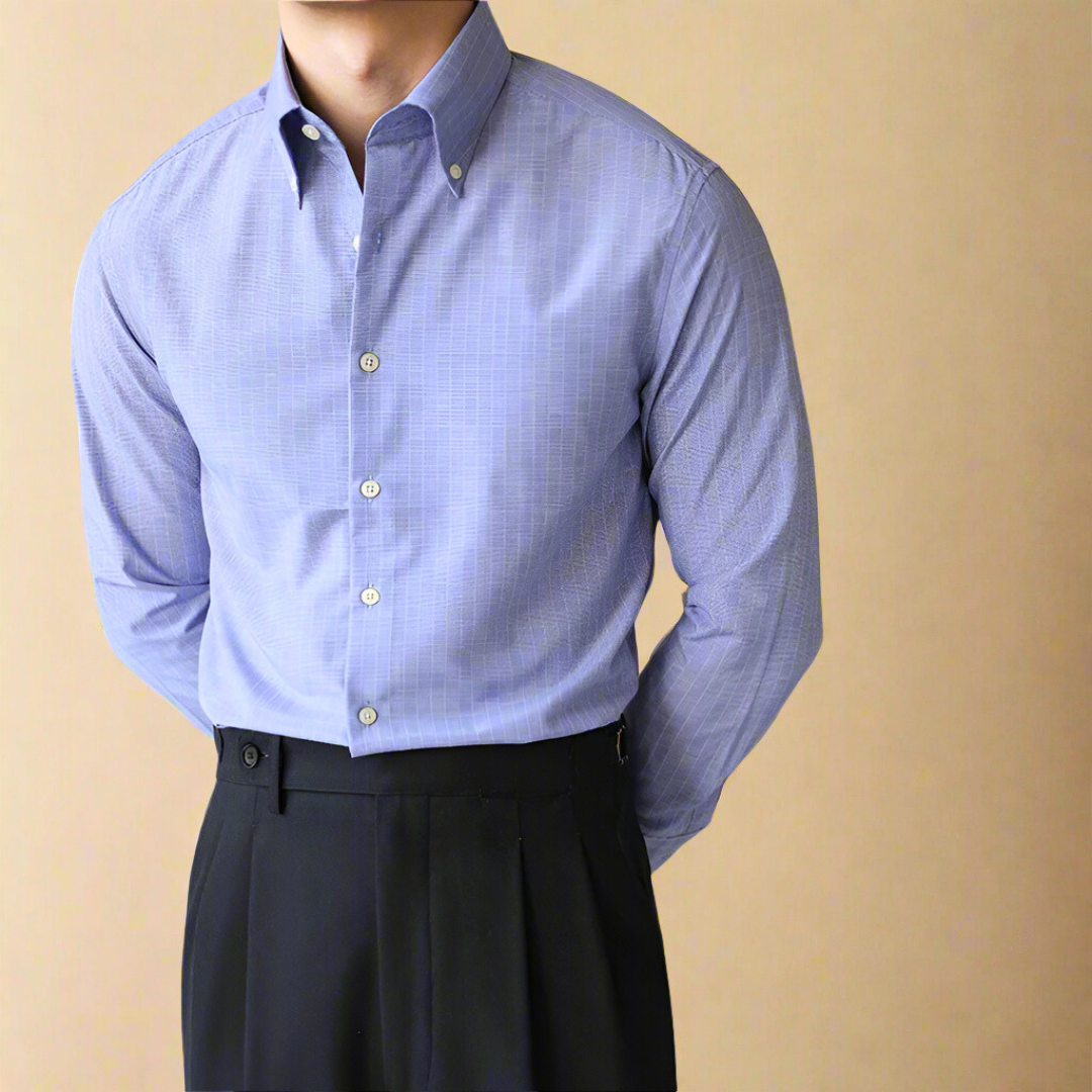 Modisch gestreiftes Herrenhemd - ideal für elegante Anlässe und den Geschäftsalltag