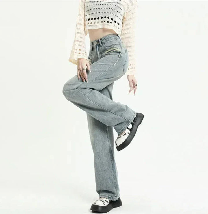 Stylowe damskie jeansy z modnymi, podartymi kieszeniami dla wyjątkowego looku