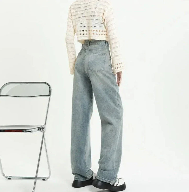 Stylowe damskie jeansy z modnymi, podartymi kieszeniami dla wyjątkowego looku