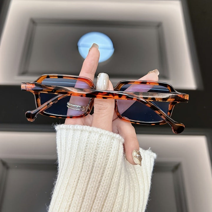 Mietta | Elegante Vintage Vierkante Zonnebril met Chique Schildpadmontuur