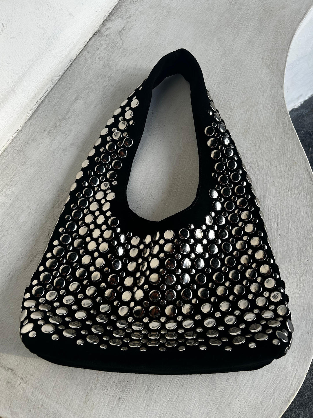 Jahedah | Elegancka torba na ramię ze ćwiekami – dodaj stylu i wyjątkowego charakteru Twojemu lookowi