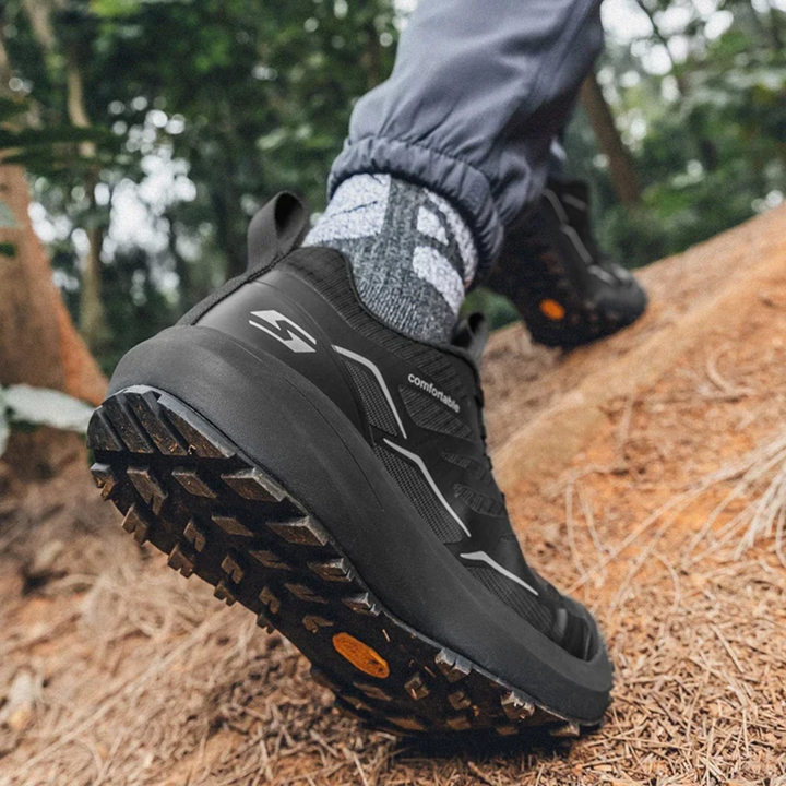 Bequeme Herren-Wanderschuhe mit stabiler Fußgewölbestütze für optimalen Komfort