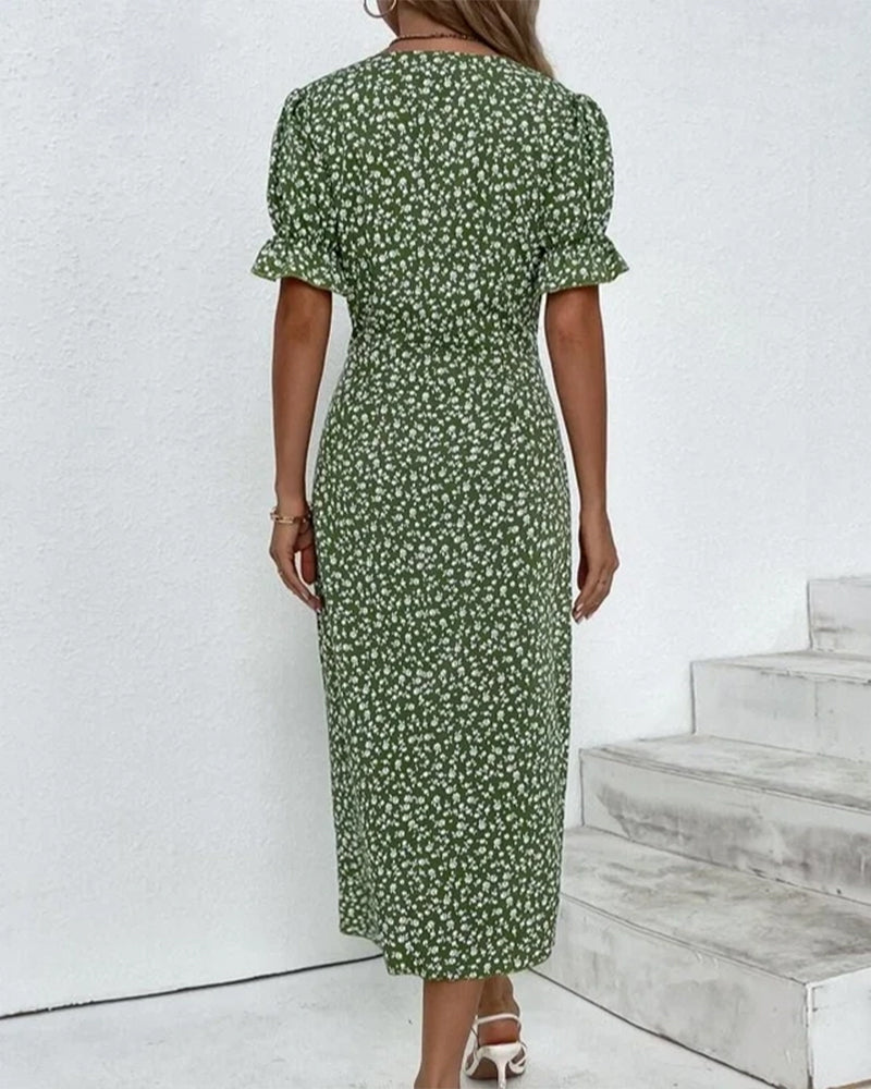 Modisches Damenkleid mit schönem Blumenmuster - perfekt für jeden Anlass