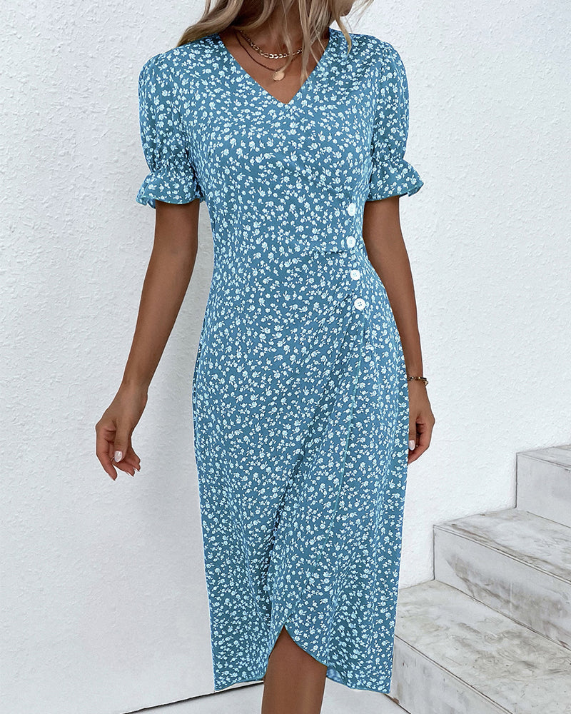 Modisches Damenkleid mit schönem Blumenmuster - perfekt für jeden Anlass