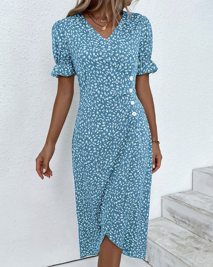 Modisches Damenkleid mit schönem Blumenmuster - perfekt für jeden Anlass