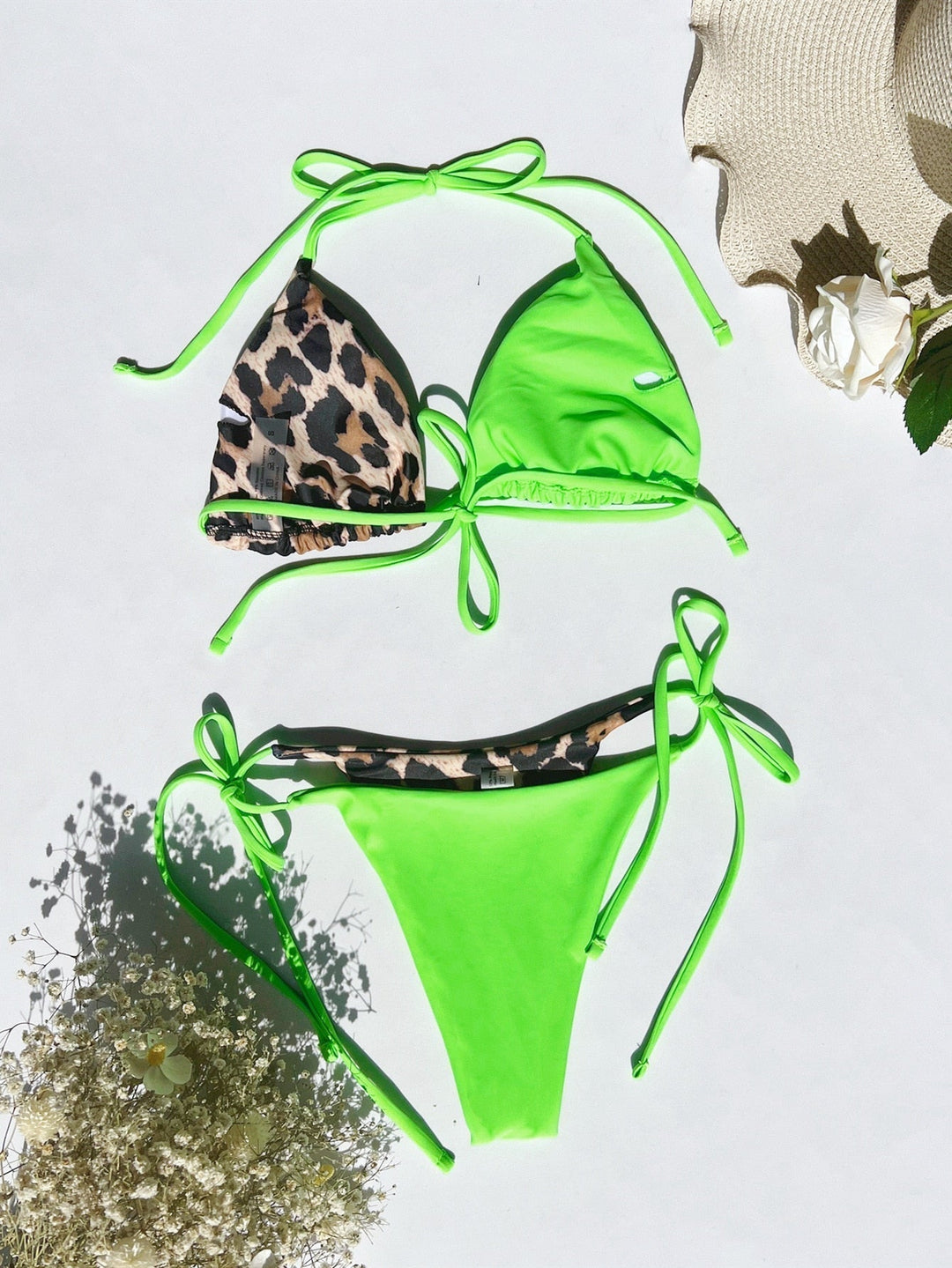 Risa | Modebewuste Triangel Bikini met Chique Luipaardprint en Opvallende Cups