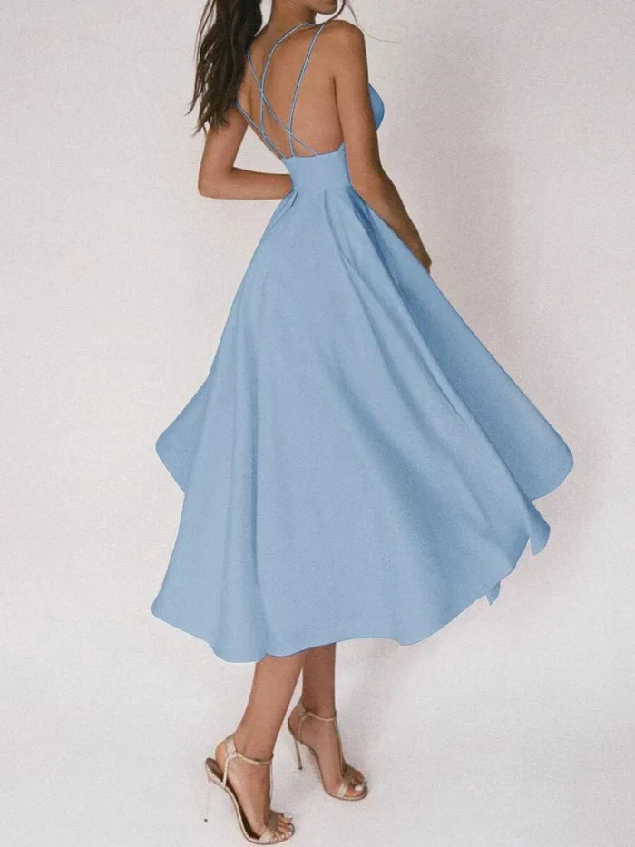 Elegantes Damenkleid mit V-Ausschnitt - eine gute Wahl für besondere Anlässe