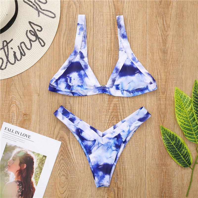 Stralende Zomerlook met Rana Triangel Bikini Set en Hoge Snit - Ideaal voor de Zon