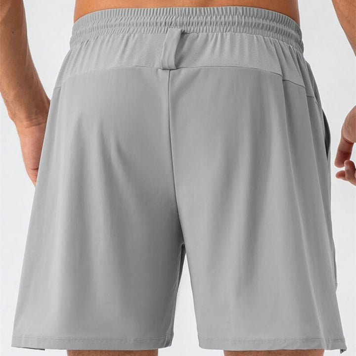 Stylische Nylonshorts für Männer in verschiedenen Farben - der perfekte Sommerlook