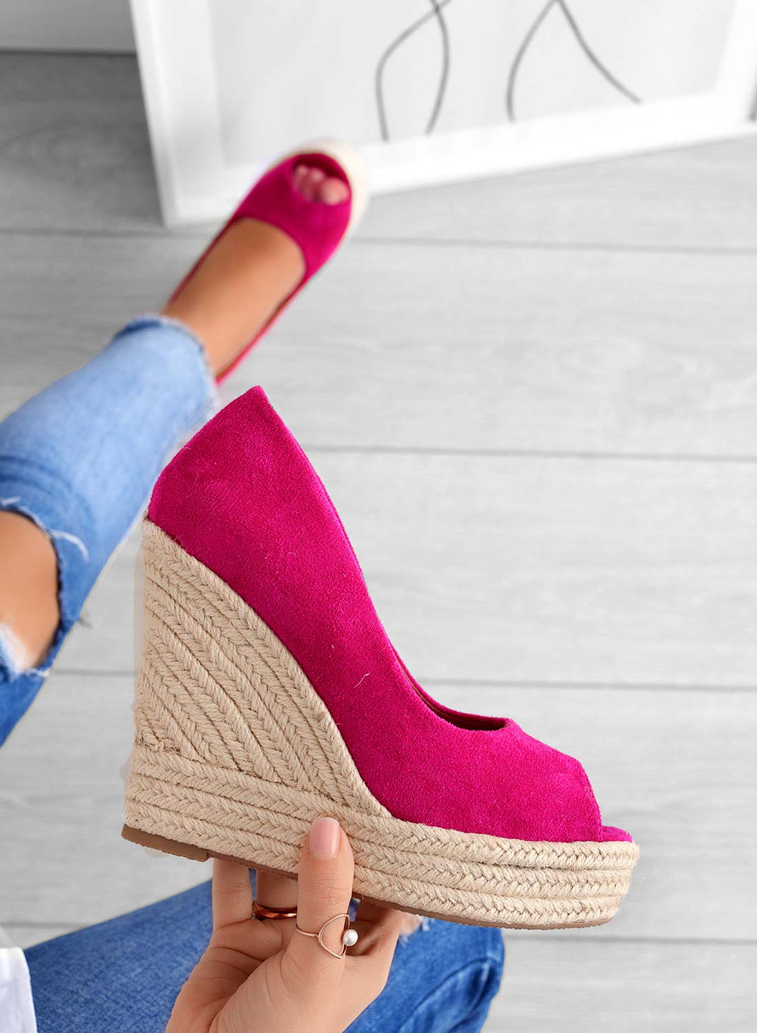 Viola™ - Stylowa elegancja i niesamowita wygoda w unikalnym klinowym wzorze!
