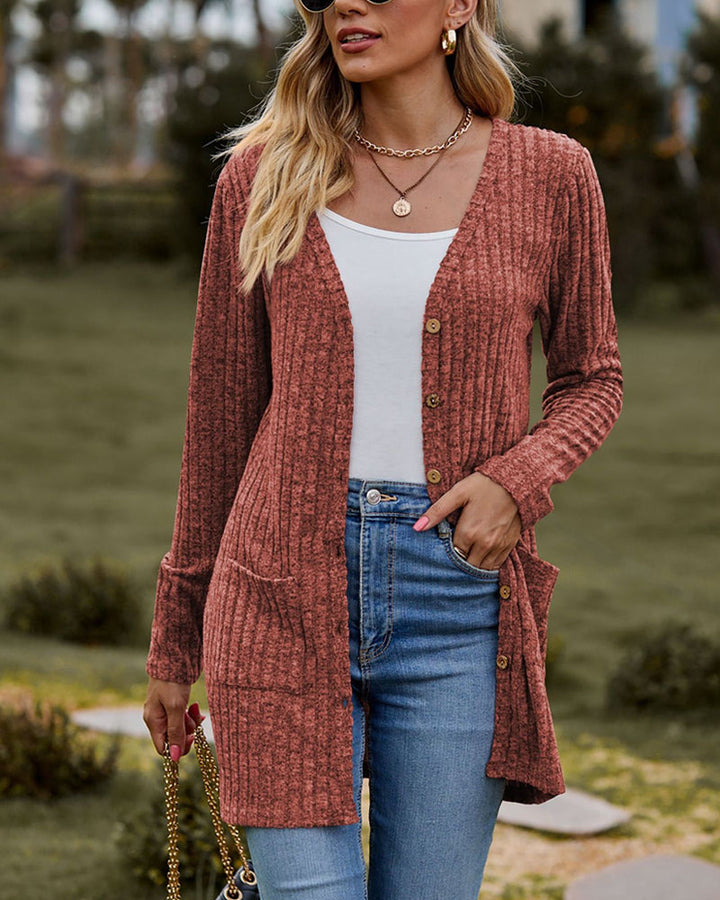 Modische langärmelige Damenstrickjacke - perfekt für jede Gelegenheit
