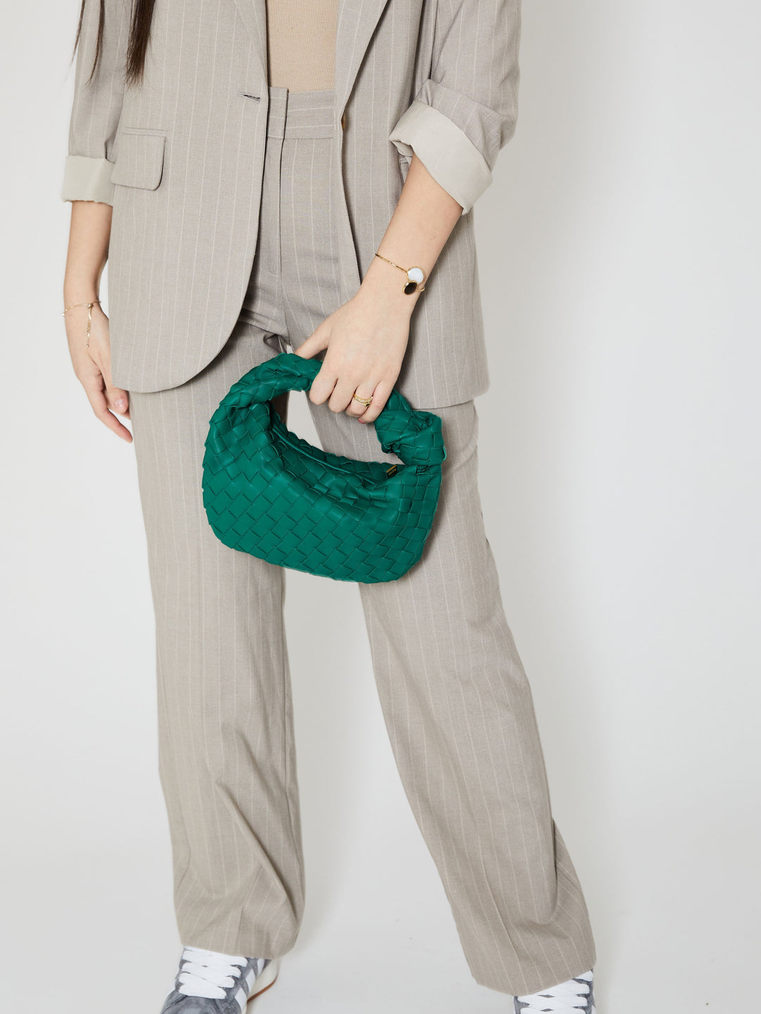 Veera | Étui tissé audacieux en teal pour un look chic et sophistiqué