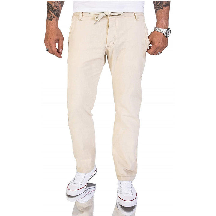 Stilvolle und bequeme Herren-Lederhose aus Baumwolle in einer eleganten monochromen Ausführung