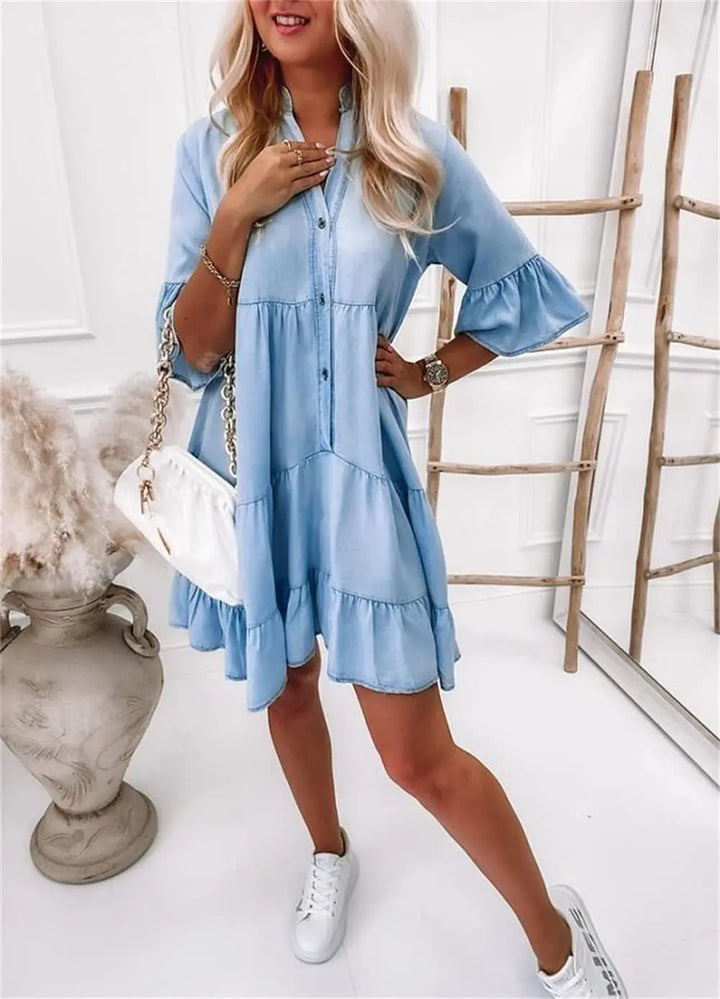 Modisches Jeanskleid für Frauen - ein stilvoller und eleganter Look
