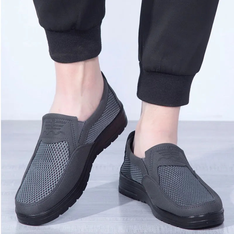 Elegante und bequeme Herren-Slipper aus atmungsaktivem Leder, ideal für den täglichen Gebrauch
