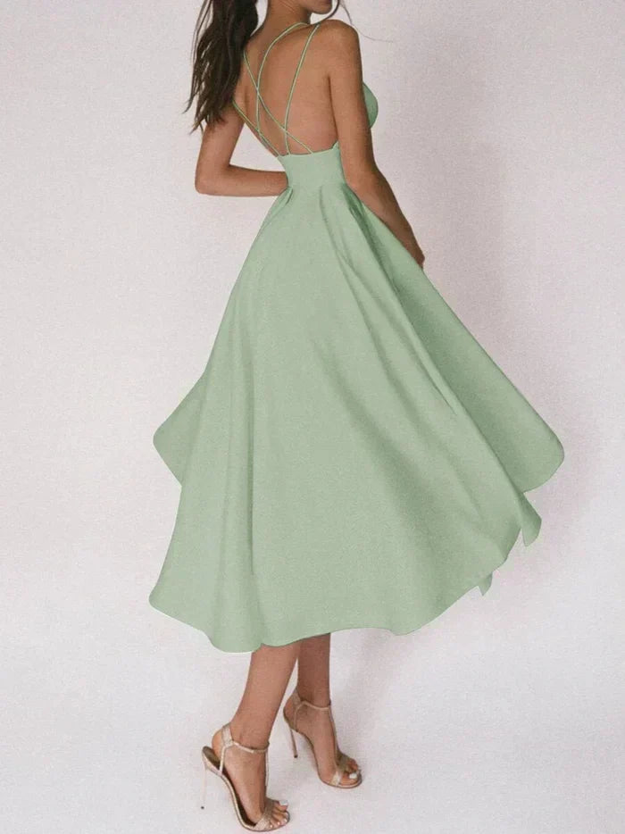 Elegantes Damenkleid mit V-Ausschnitt - eine gute Wahl für besondere Anlässe