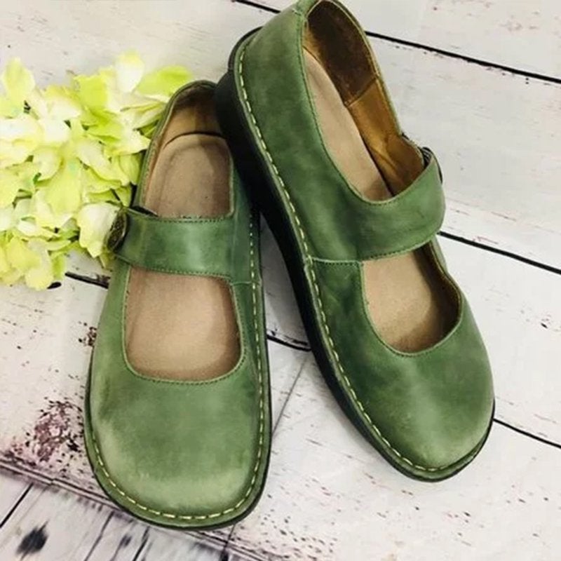 Elegante Damenschuhe mit auffälligen Verzierungen - perfekt für jeden Anlass