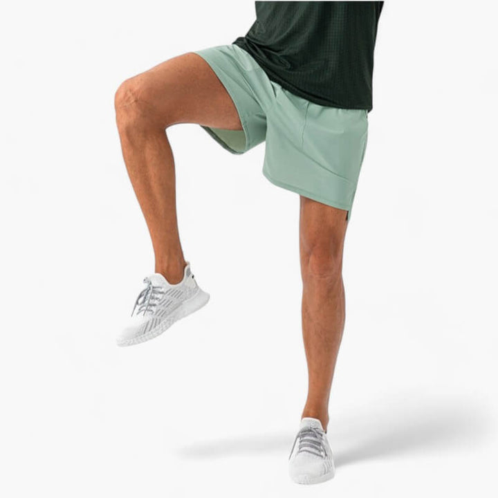 Stylische Nylonshorts für Männer in verschiedenen Farben - der perfekte Sommerlook