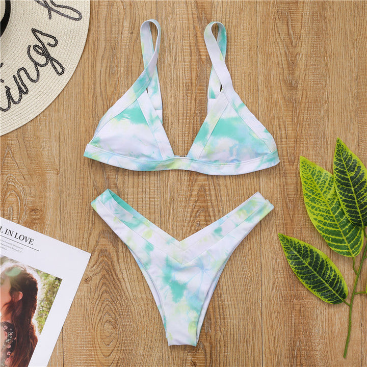 Stralende Zomerlook met Rana Triangel Bikini Set en Hoge Snit - Ideaal voor de Zon
