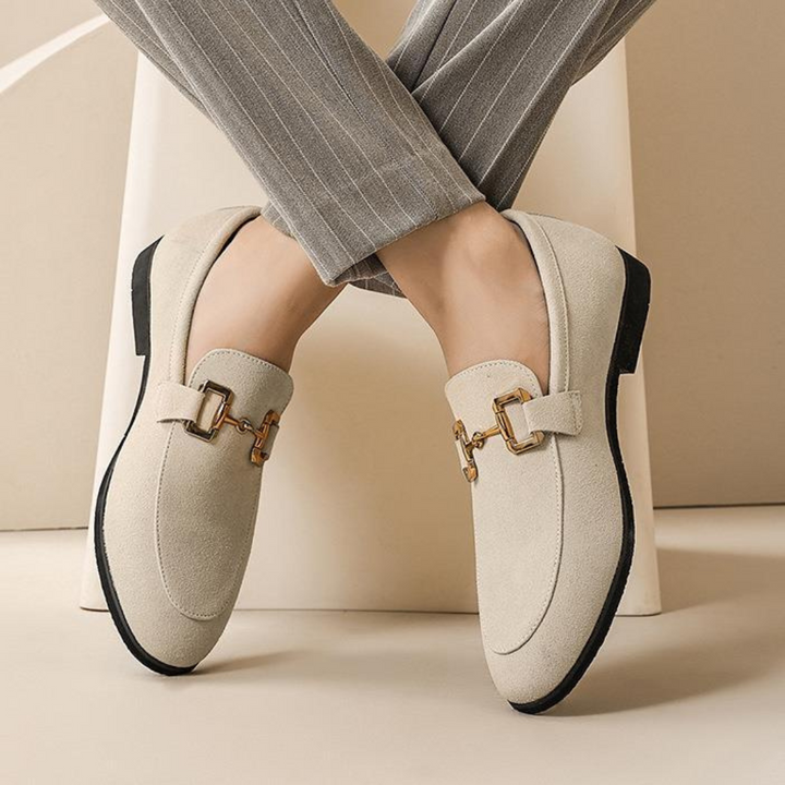 Stilvolle und bequeme Herren-Slipper aus Wildleder für einen eleganten Look