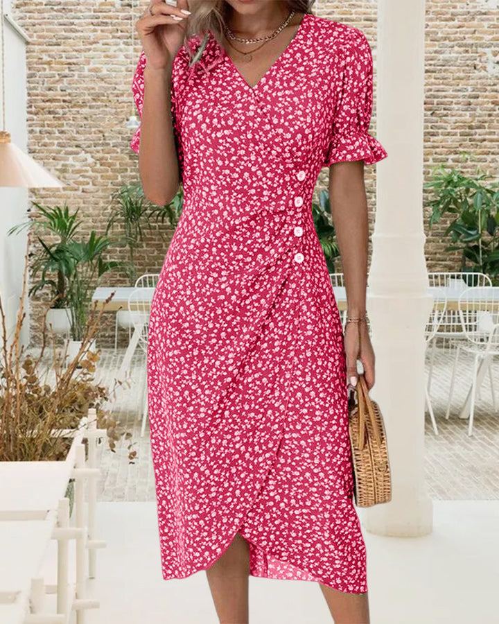 Modisches Damenkleid mit schönem Blumenmuster - perfekt für jeden Anlass
