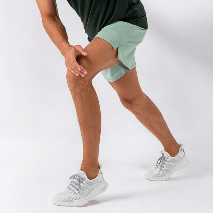 Stylische Nylonshorts für Männer in verschiedenen Farben - der perfekte Sommerlook