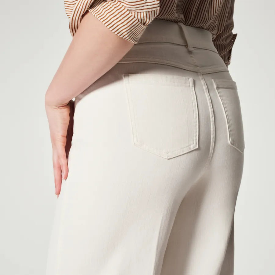 Modische und bequeme Damenjeans mit weitem Bein für einen modischen Look