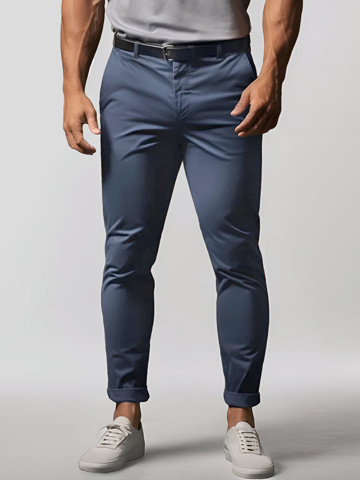 Hochwertige Chino-Hose für Herren aus einer dehnbaren, pflegeleichten Baumwollmischung - idealer Komfort und Stil