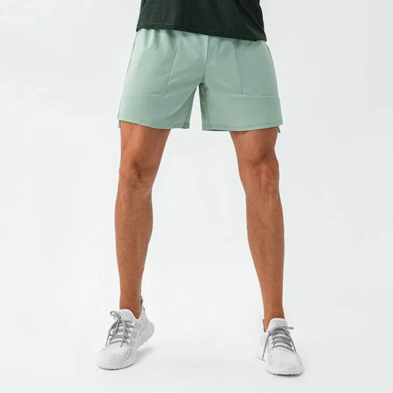 Stylische Nylonshorts für Männer in verschiedenen Farben - der perfekte Sommerlook