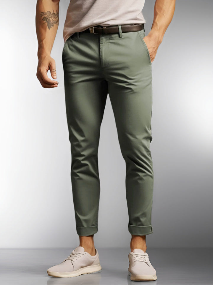 Hochwertige Chino-Hose für Herren aus einer dehnbaren, pflegeleichten Baumwollmischung - idealer Komfort und Stil