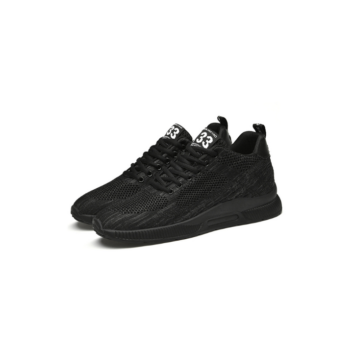 Moderne Herrensportschuhe mit ergonomischer Fersenkappe für noch mehr Komfort