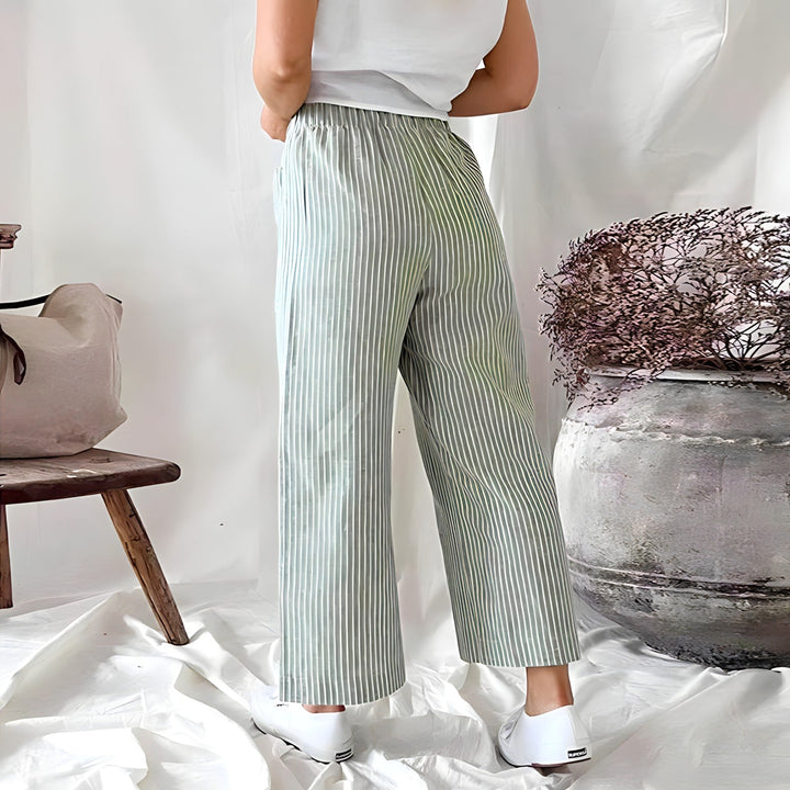 Eleganckie damskie spodnie z nowoczesnym wzorem w paseczki