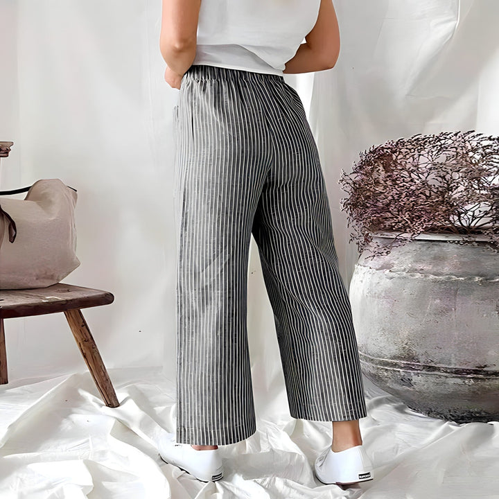 Eleganckie damskie spodnie z nowoczesnym wzorem w paseczki