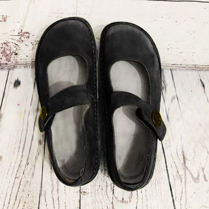 Elegante Damenschuhe mit auffälligen Verzierungen - perfekt für jeden Anlass