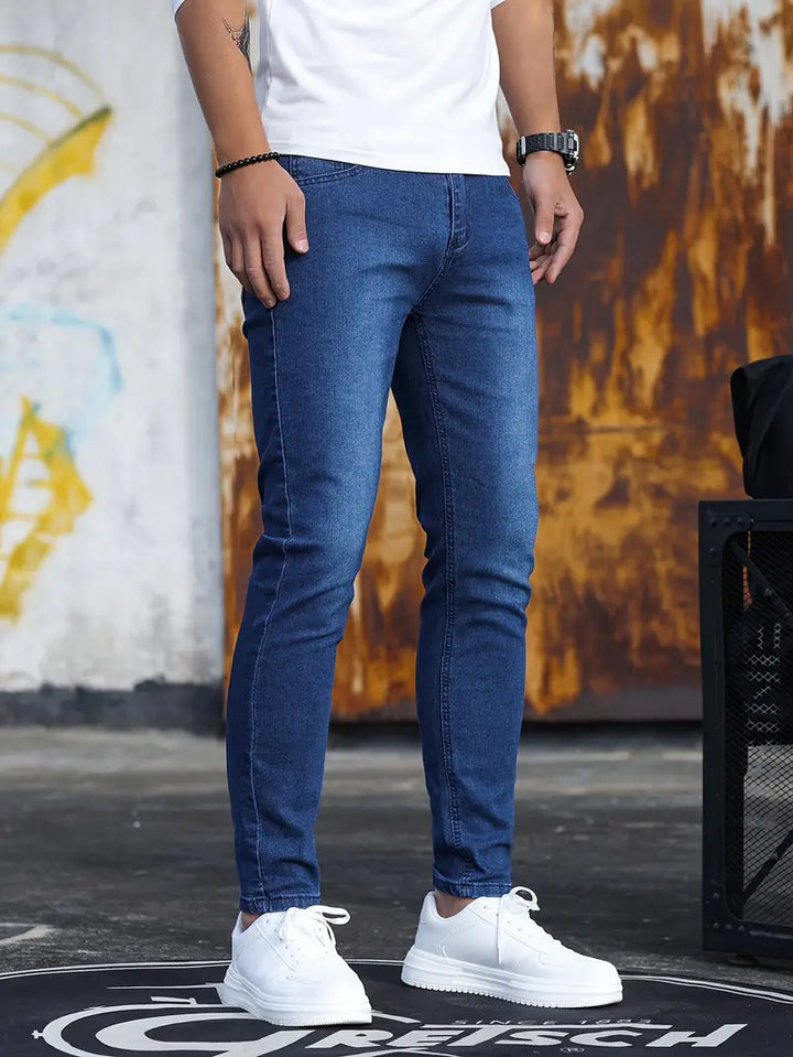 Stylische Herren-Skinny-Jeans aus mittelschwerem Stretch-Denim - garantierter Komfort und modischer Look
