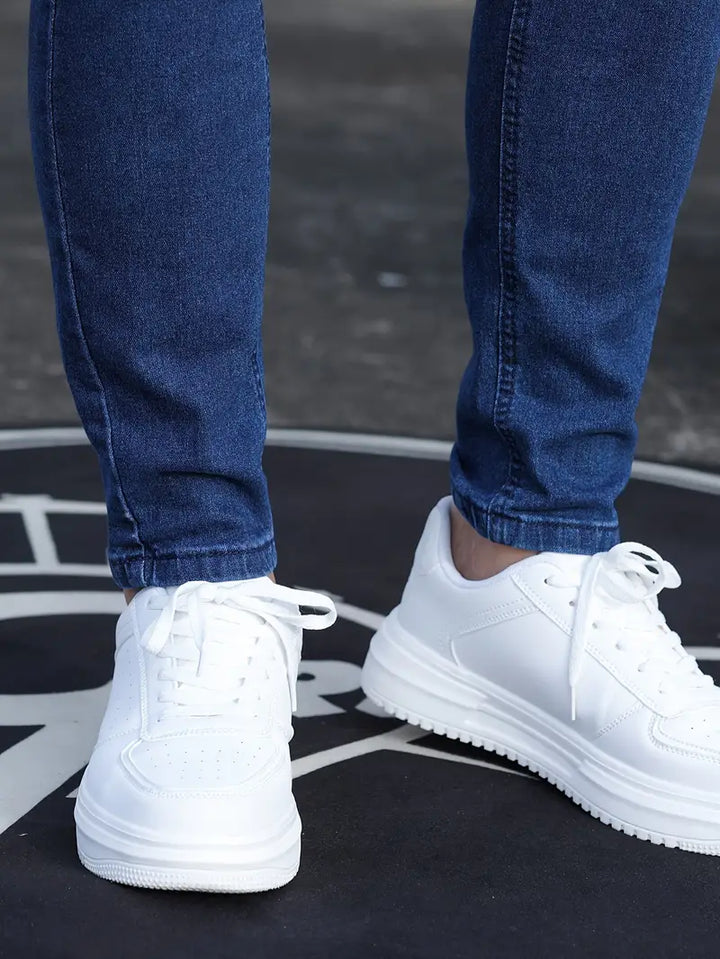 Stylische Herren-Skinny-Jeans aus mittelschwerem Stretch-Denim - garantierter Komfort und modischer Look