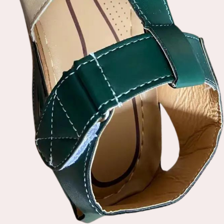 Damensandalen: stilvolle, bequeme Eleganz für unvergessliche Sommertage!