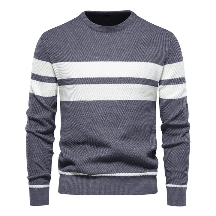 Modischer gestreifter Herren-Rundhalspullover - ein modernes und elegantes Alltags-Accessoire