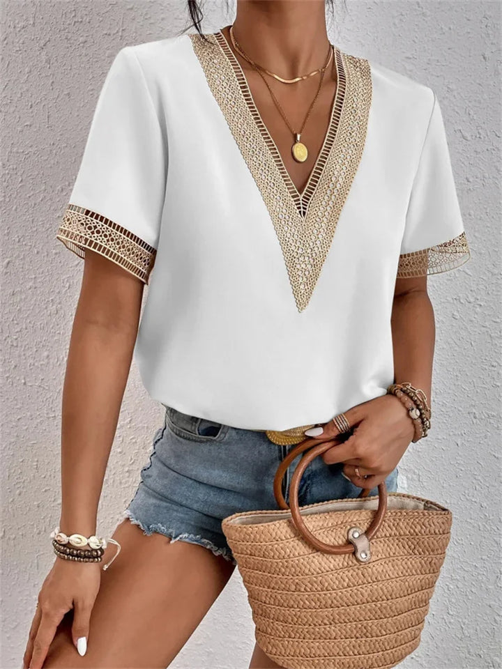 Modisches Damen-Sommer-T-Shirt mit spitzem Ausschnitt und dezenten Spitzenakzenten