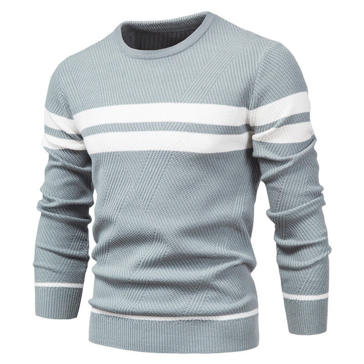 Modischer gestreifter Herren-Rundhalspullover - ein modernes und elegantes Alltags-Accessoire