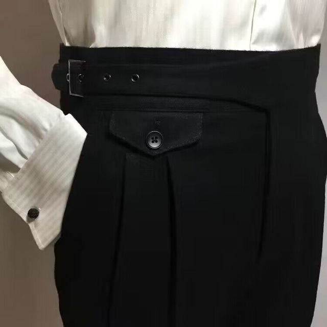 Elegante Herrenhose aus stilvoller Wolle mit praktischem Gürtel für außergewöhnlichen Stil