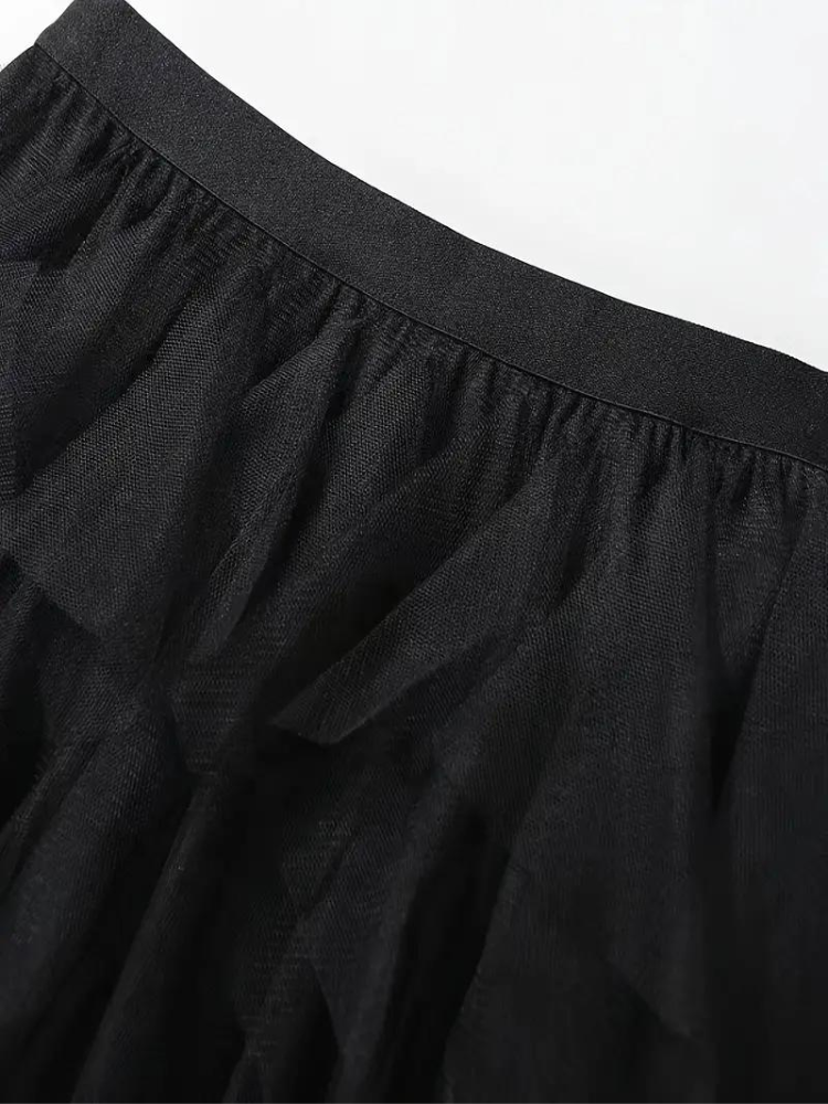 Stilvoller Damenrock mit Rüschen - eine elegante und modische Wahl für jeden Anlass