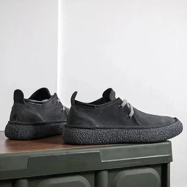 Modische Herrenschuhe aus Nubukleder mit weicher Sohle - eine Kombination aus Eleganz und Komfort