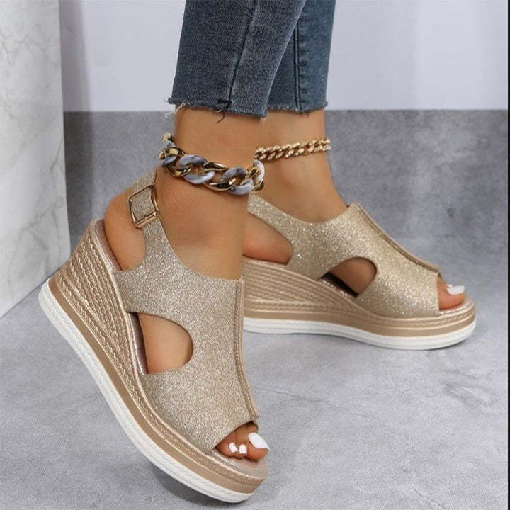 Modische BRYNLEIGH Plateausandalen: trendig und schick für alle, die den neuesten Trend lieben!